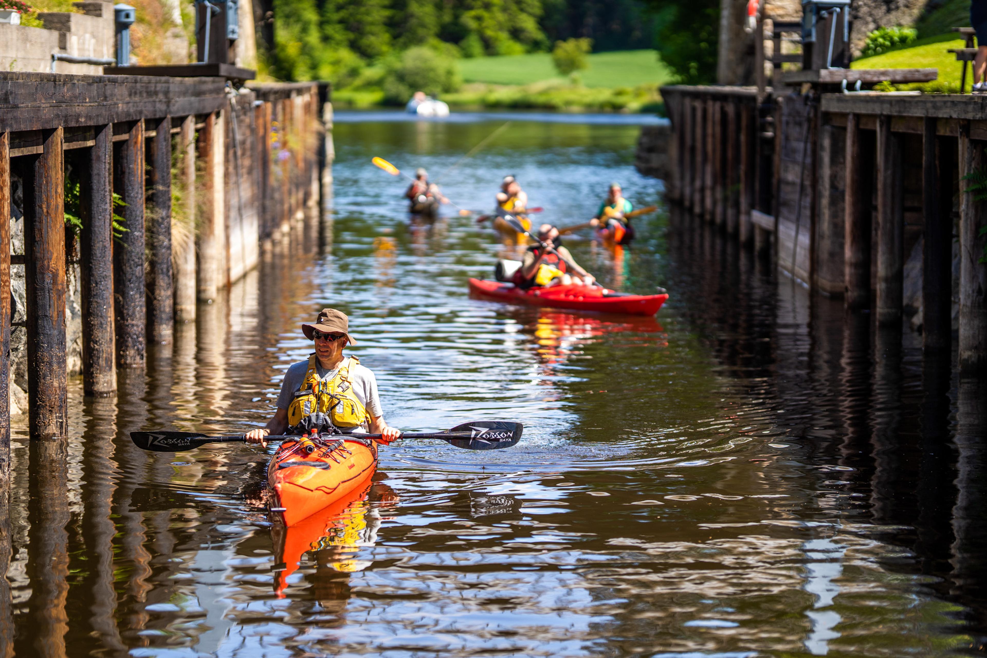 Kayaks in locks