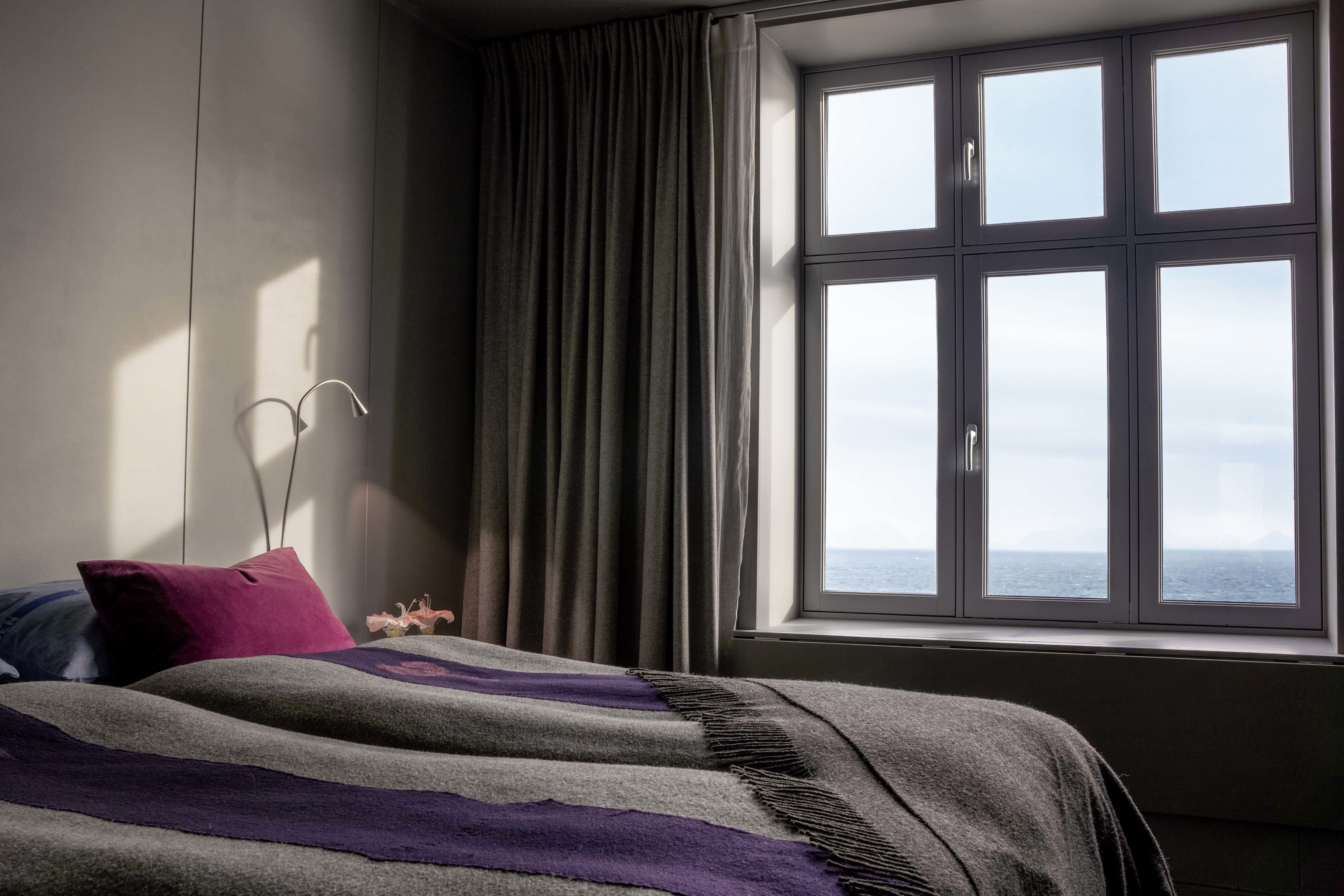 Rommene i fyrvokter boligen.