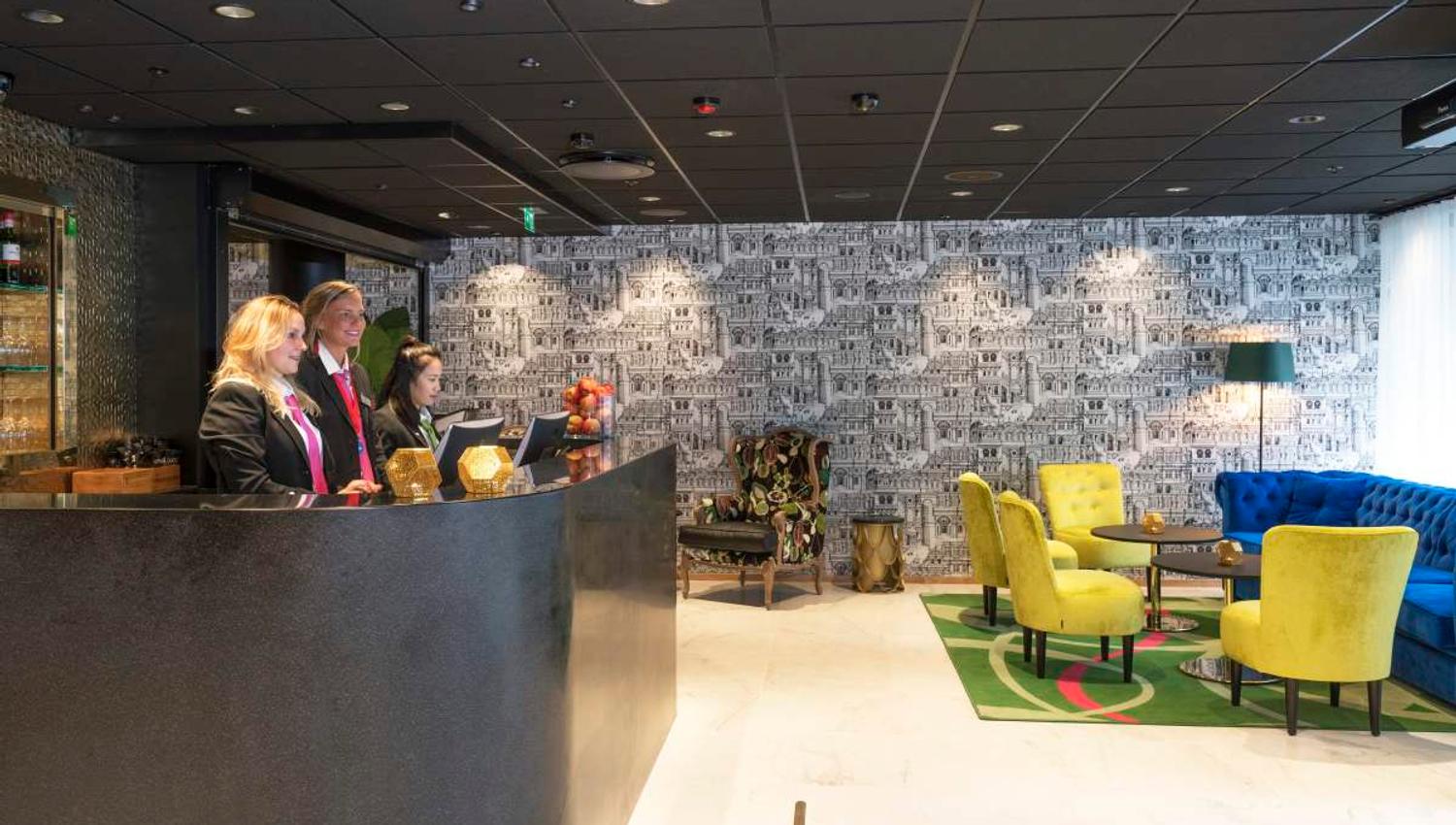 Reception of Thon Hotel Stavanger