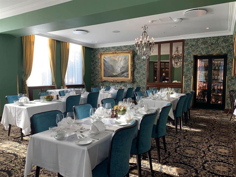 festively set table at Brasseriet Madame Blom at Thon Hotel Høyers