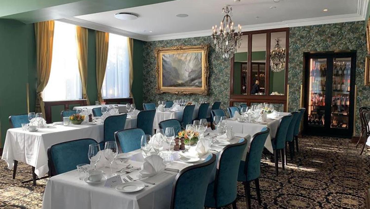 festively set table at Brasseriet Madame Blom at Thon Hotel Høyers