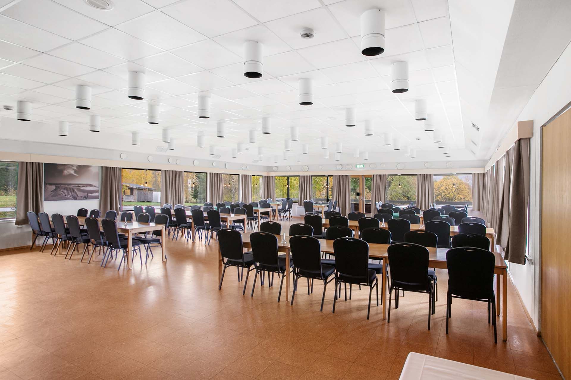 Møte og selskapsrom