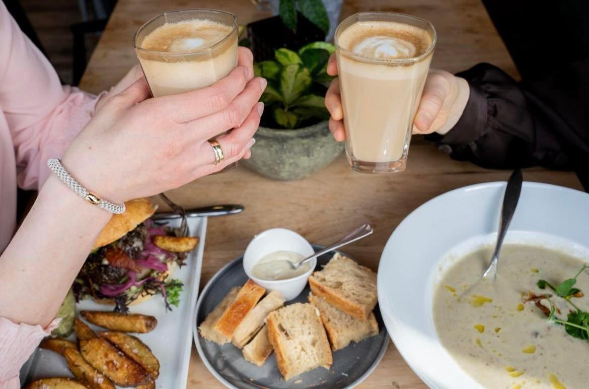 Lunsj og kaffe hos Matfatet