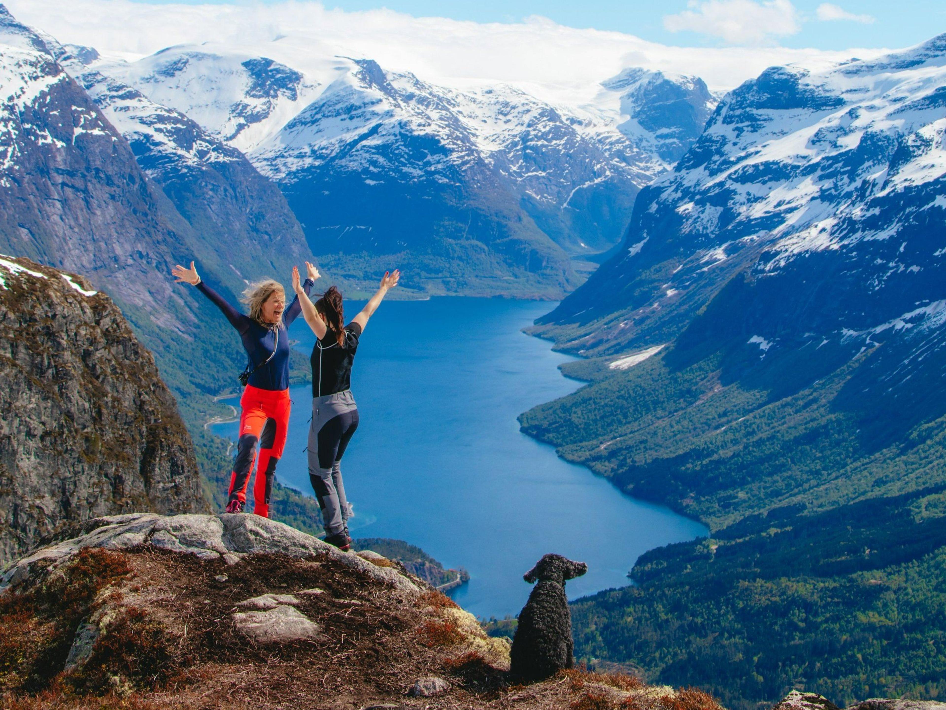 Guided hiking tour to Staurinibba | Loen Active