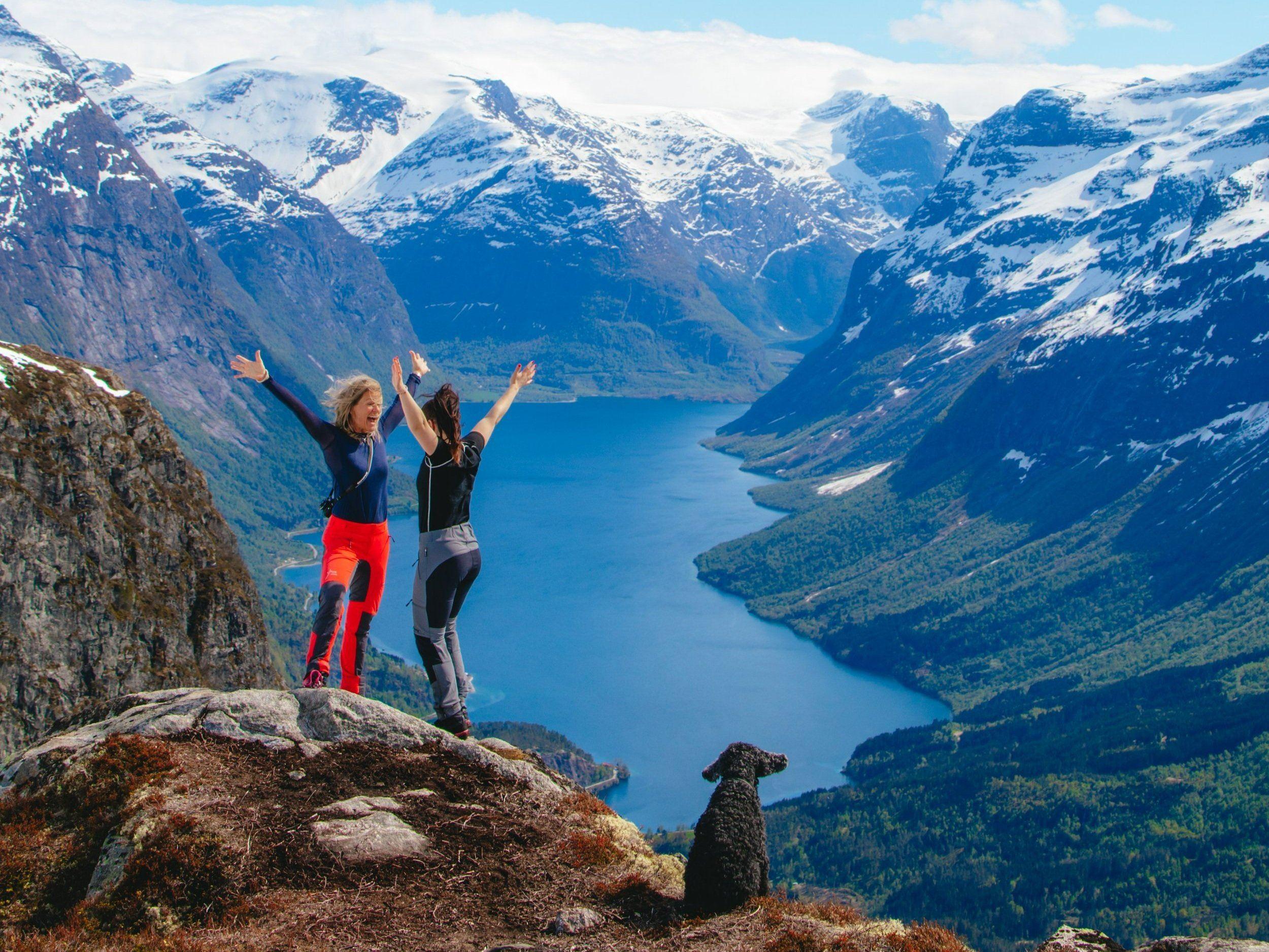 Guided hiking tour to Staurinibba | Loen Active