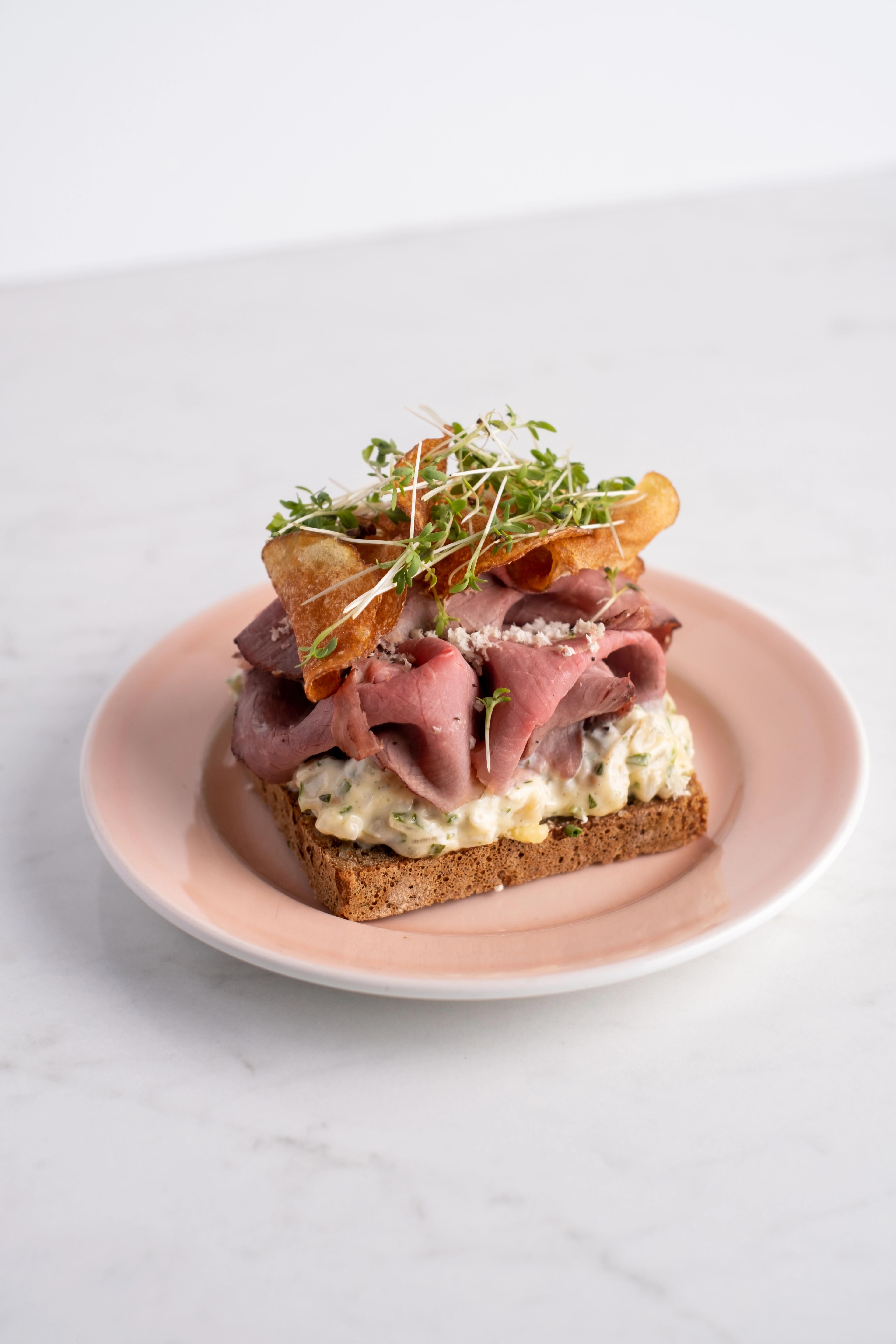 Pastrami from Idsøe, celery root remoulade and potato chips
