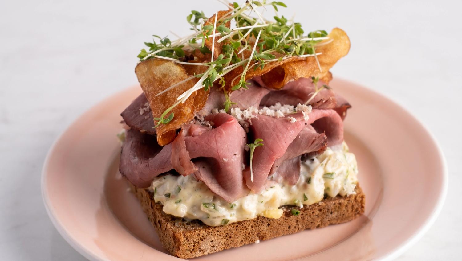 Pastrami from Idsøe, celery root remoulade and potato chips