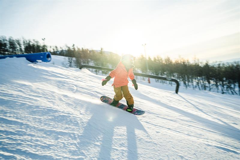 barn på snowboard på Rauland skisenter