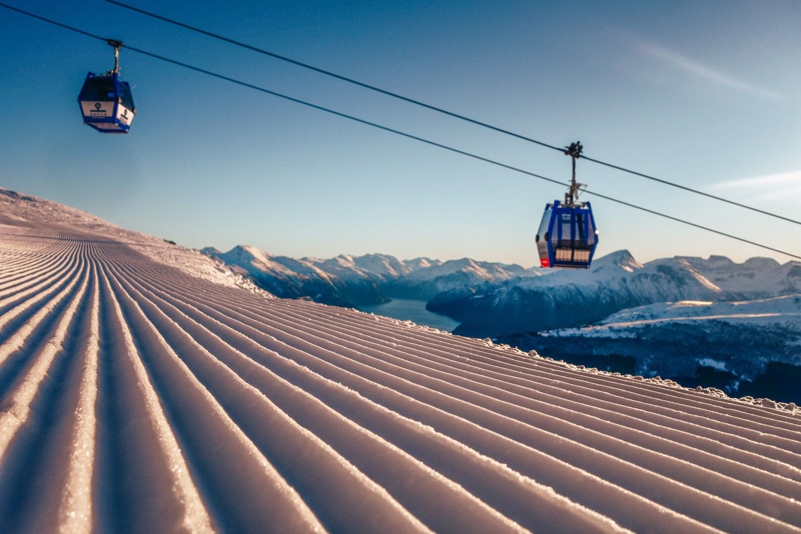 Ta gondolen på Strandafjellet