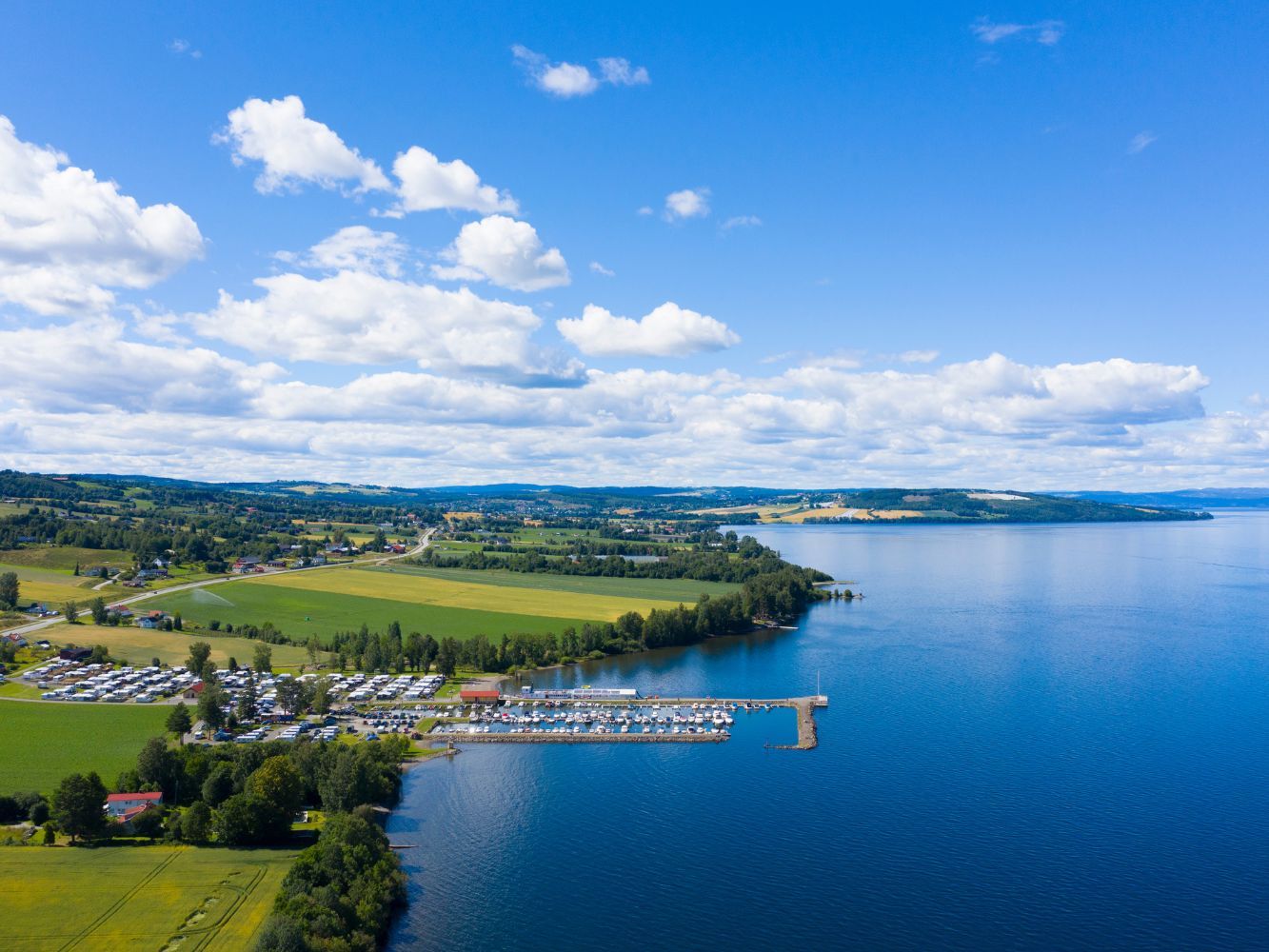 Panoramahytter i Evjua Strandpark, dronebilde