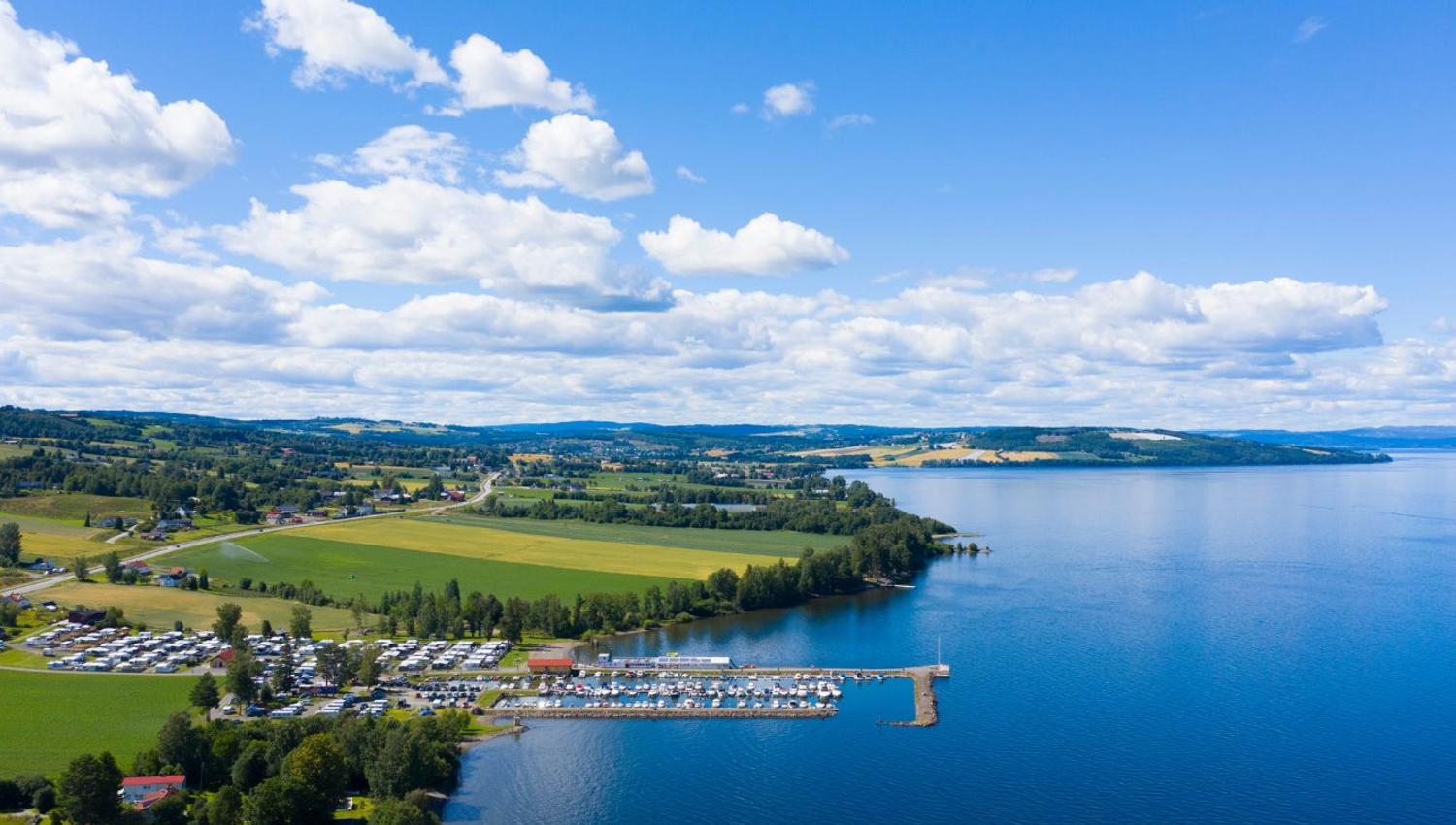 Panoramahytter i Evjua Strandpark, dronebilde