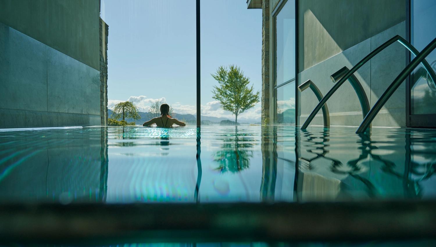 Therapy pool with massage jets