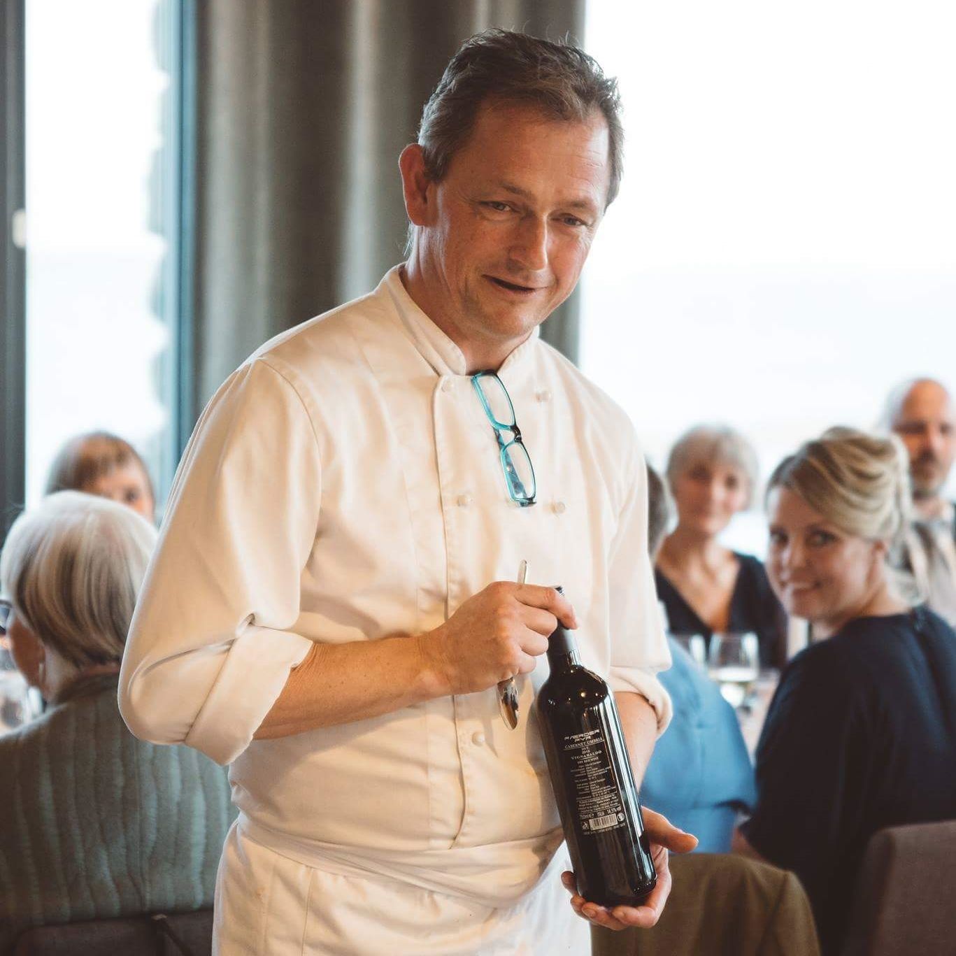 Serveres vin