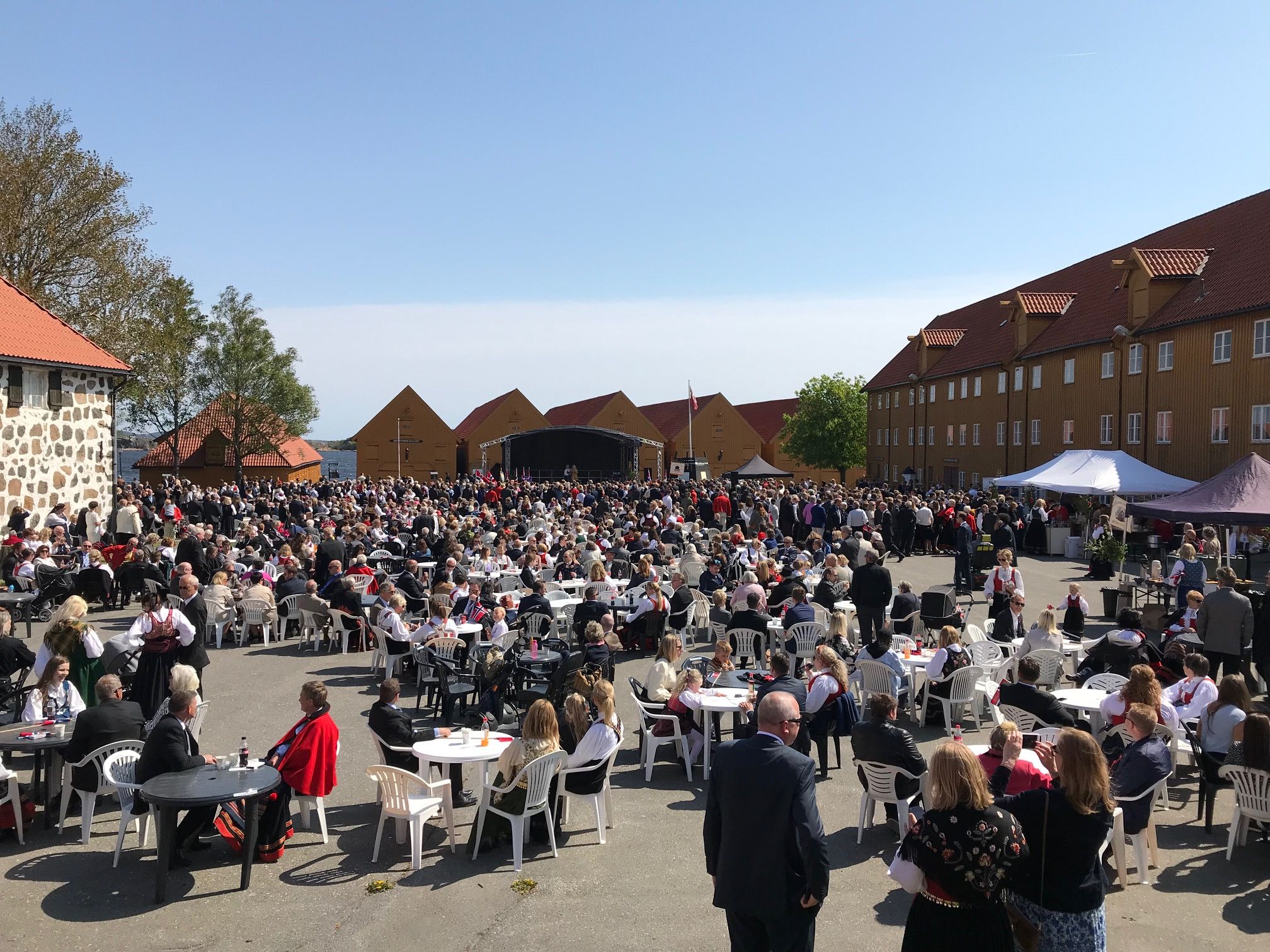 Folkemengde på Fredriksvern Verft