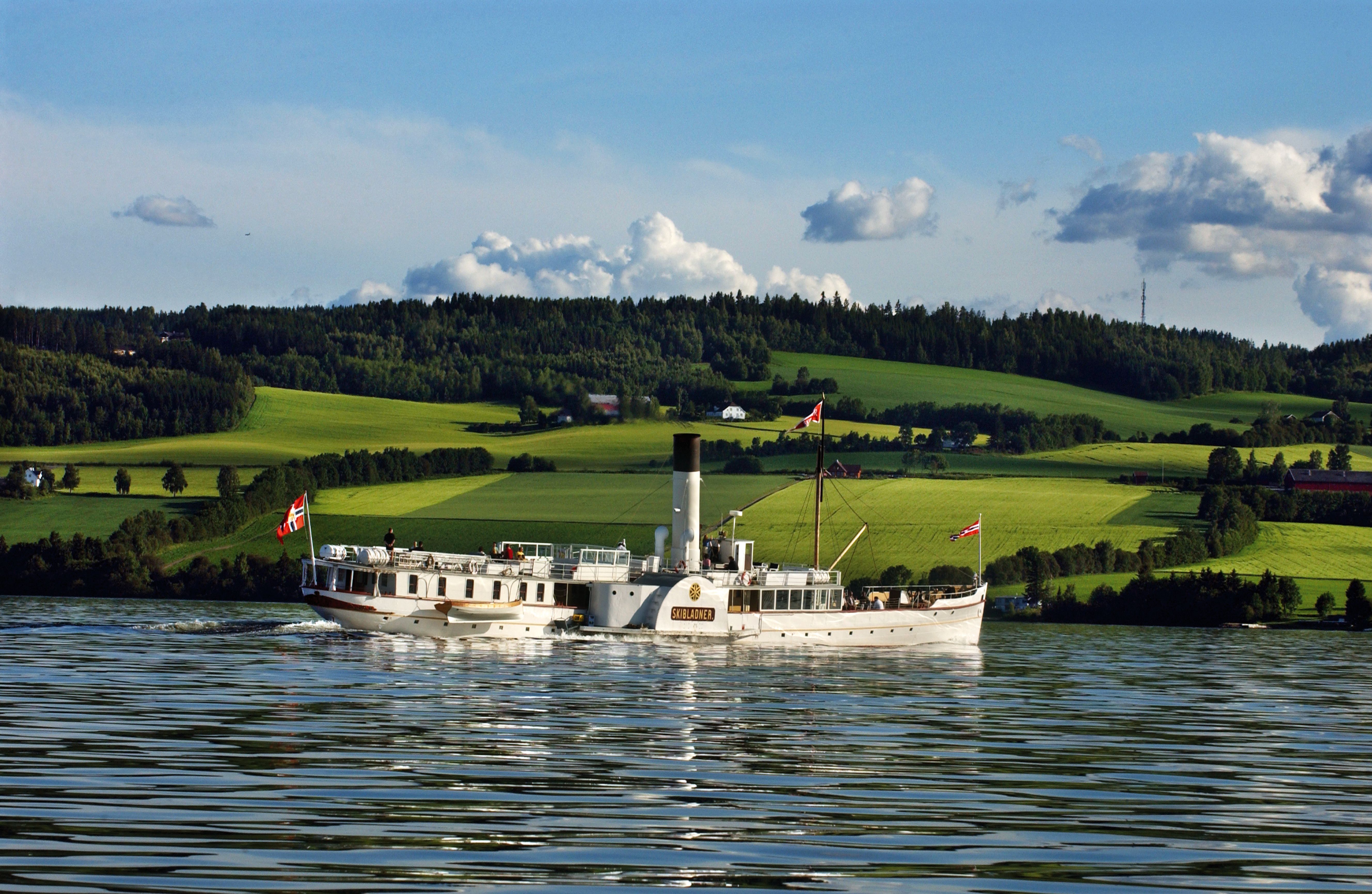 Skibladner by Helgøya