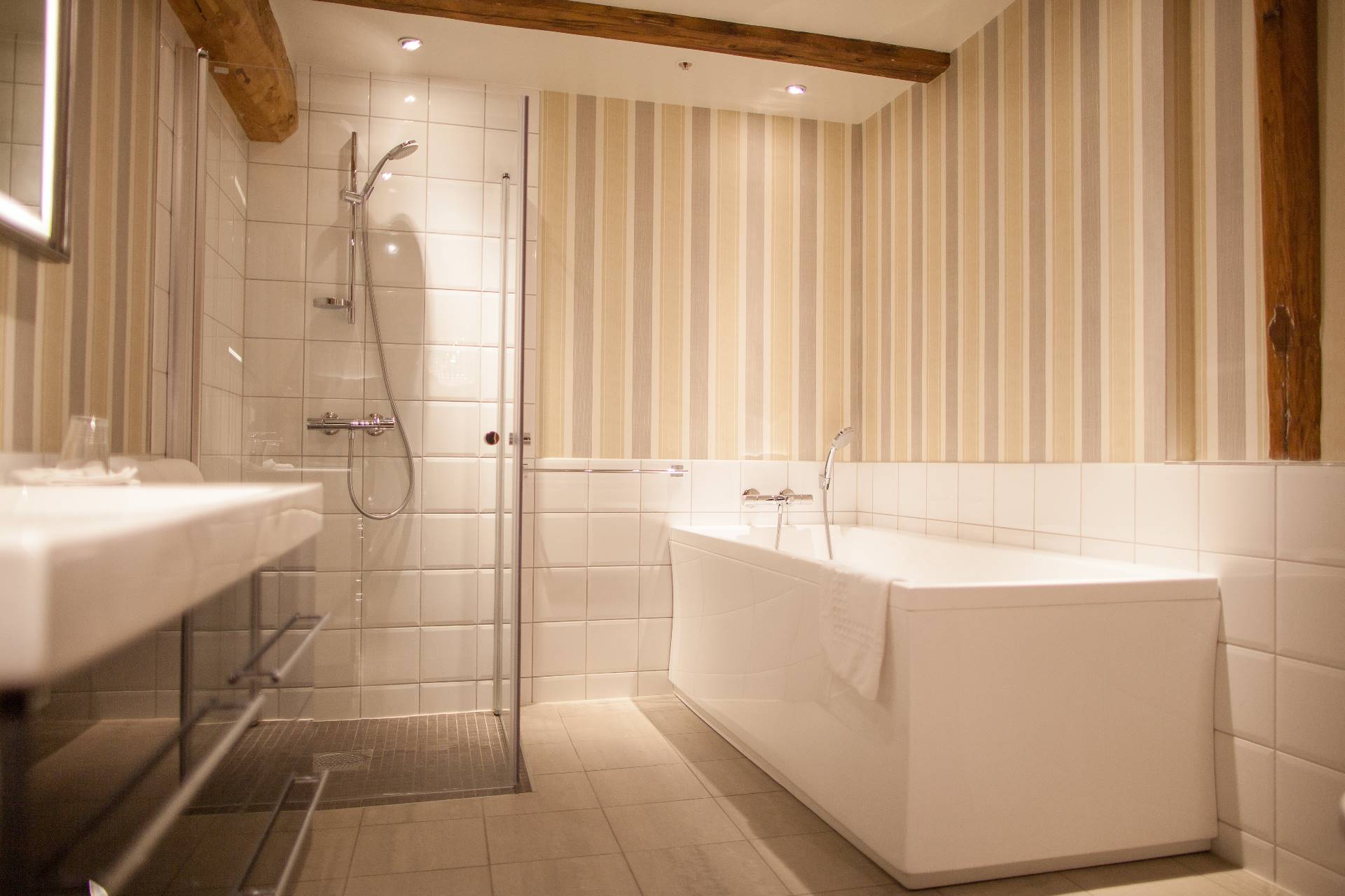 Bathroom suite The Hanseatic Hotel