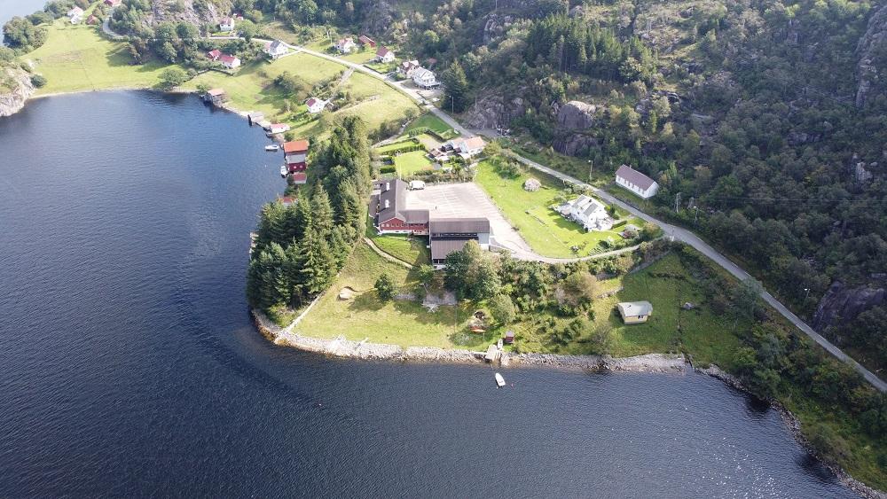 Brufjell Hostel & Parking