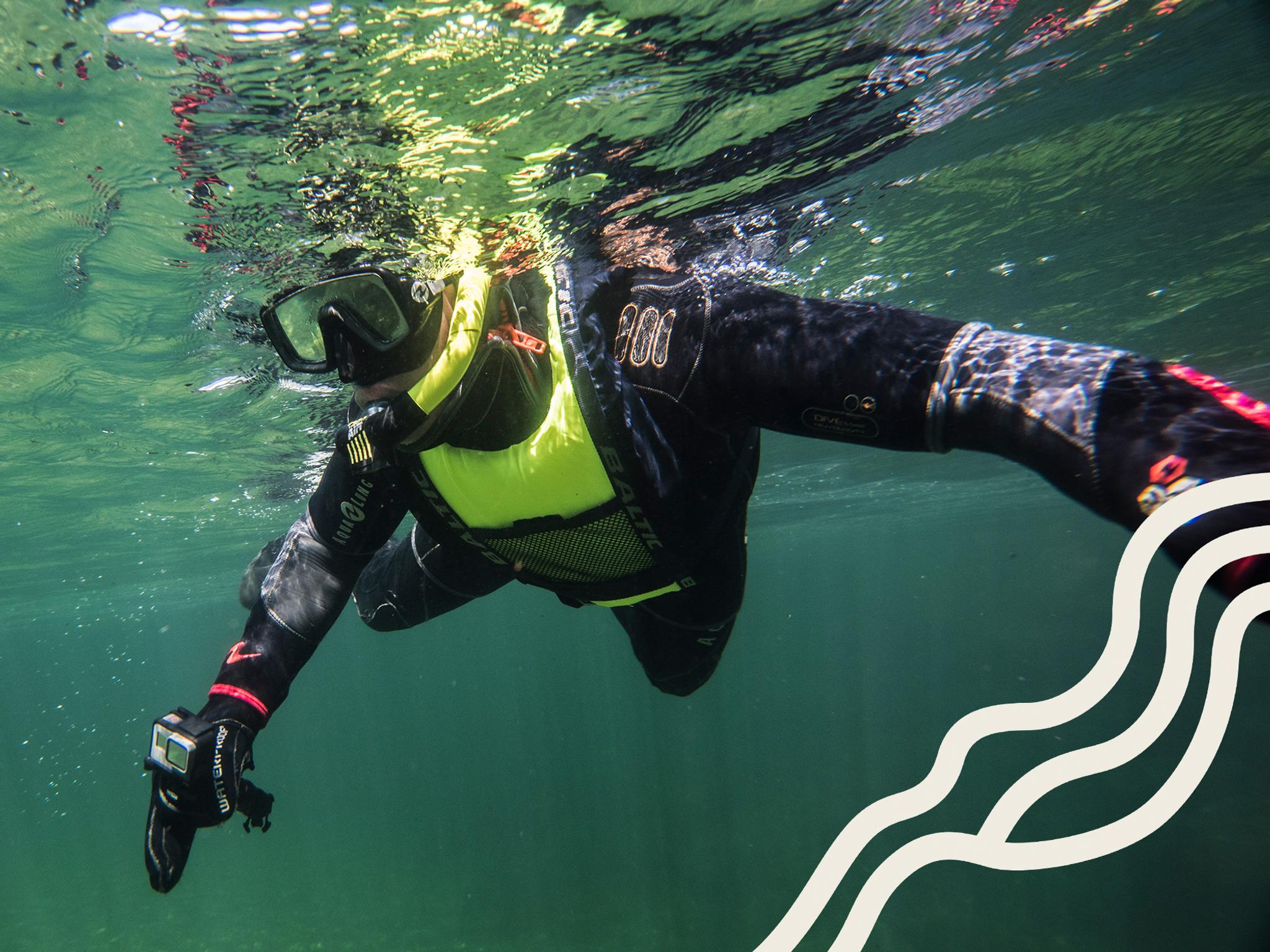 River snorkling in Hemsila