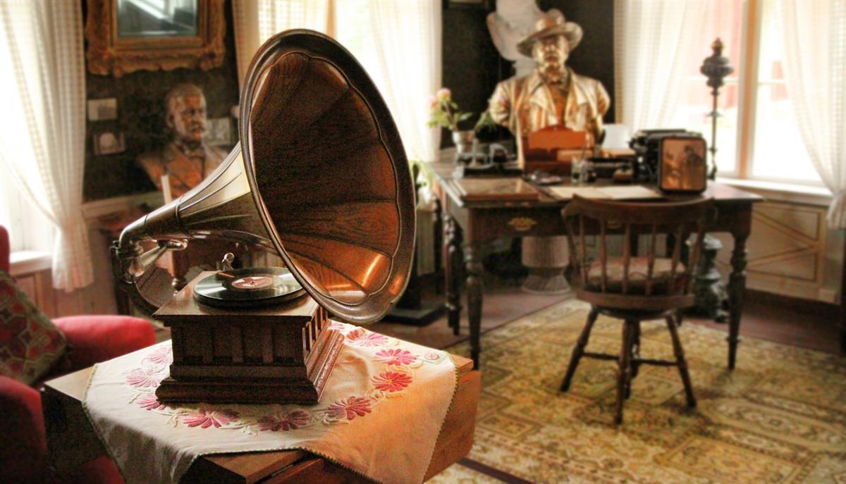 Gjøvik gård - Alf Mjøens Grammofon