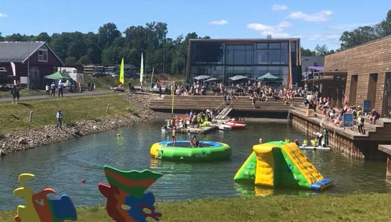 Badeaktiviteter i vannet