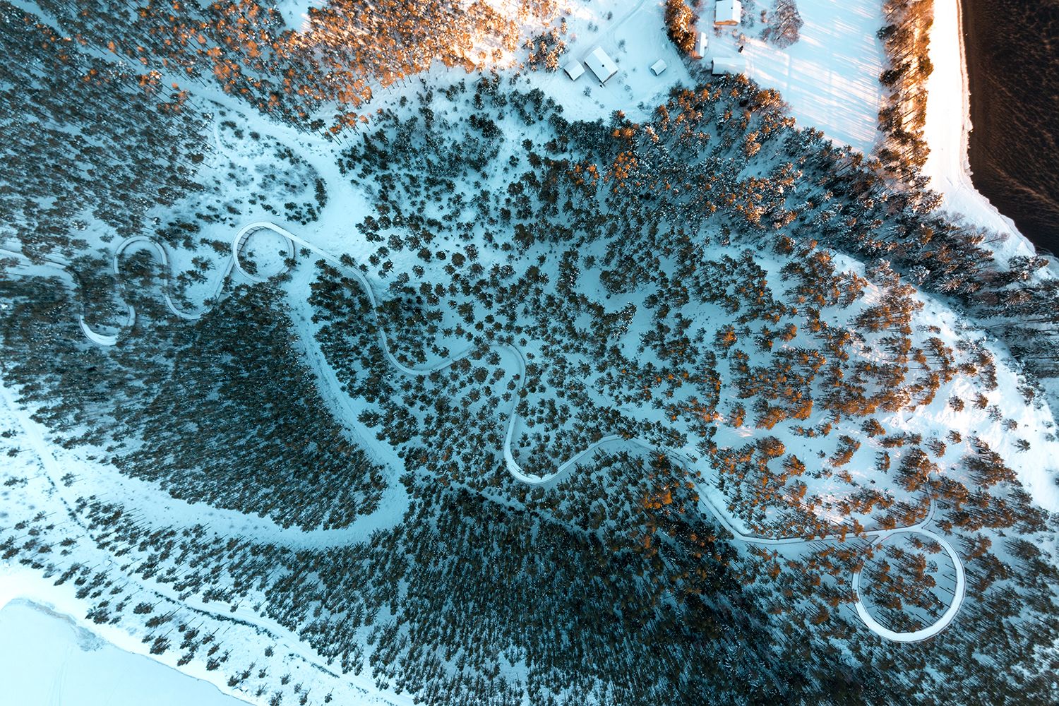 Hamaren and the Treetop Trail in winter.