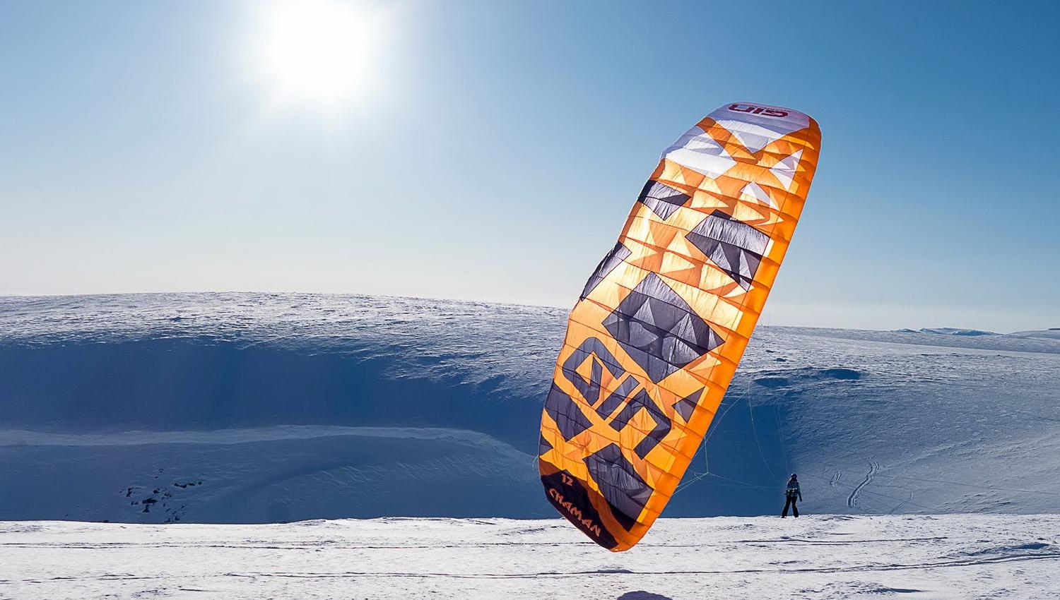 Gjør noe annet og prøv deg på snøkiting. Dagali Fjellpark tilby kurs sammen med UpWind