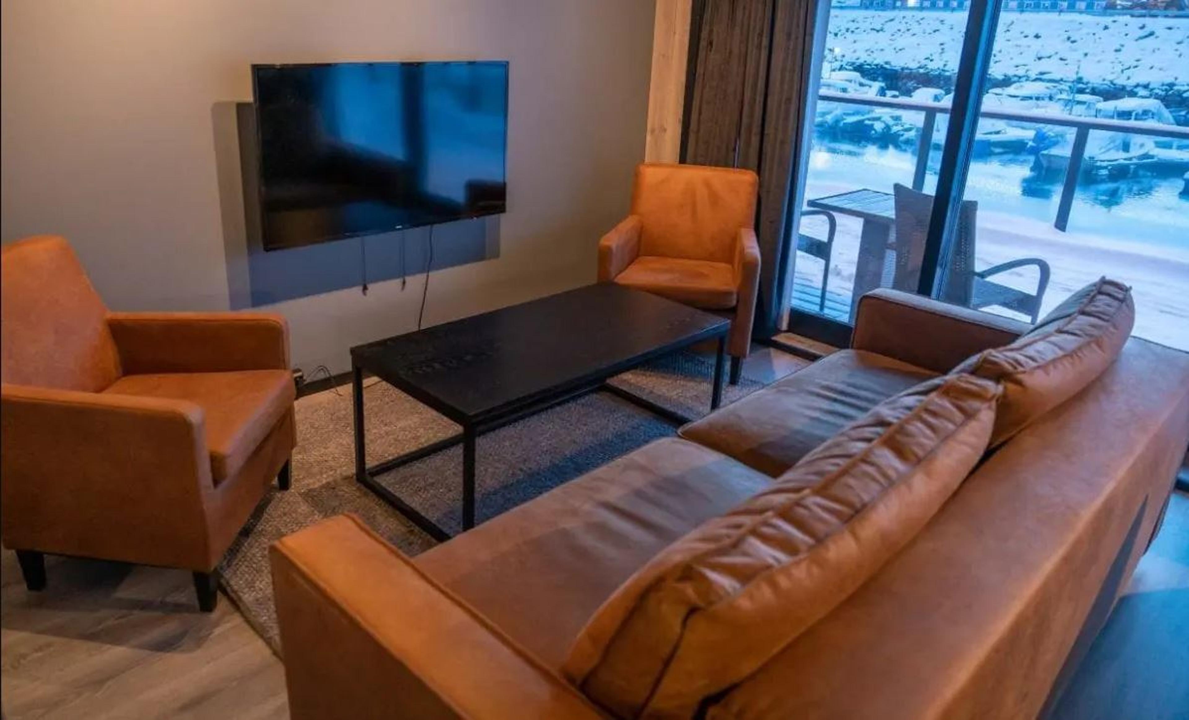 Arctic Sea Hotel & Apartments