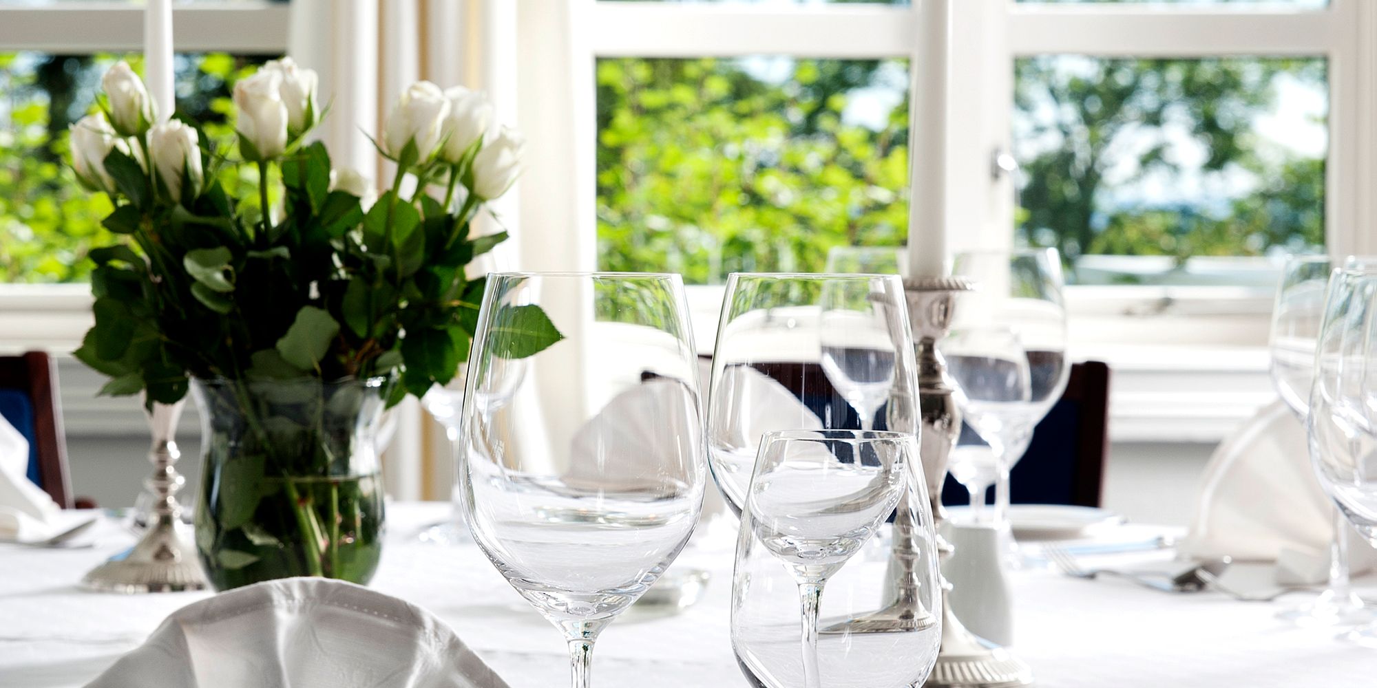 Jægtvolden Fjordhotell - table set for a party