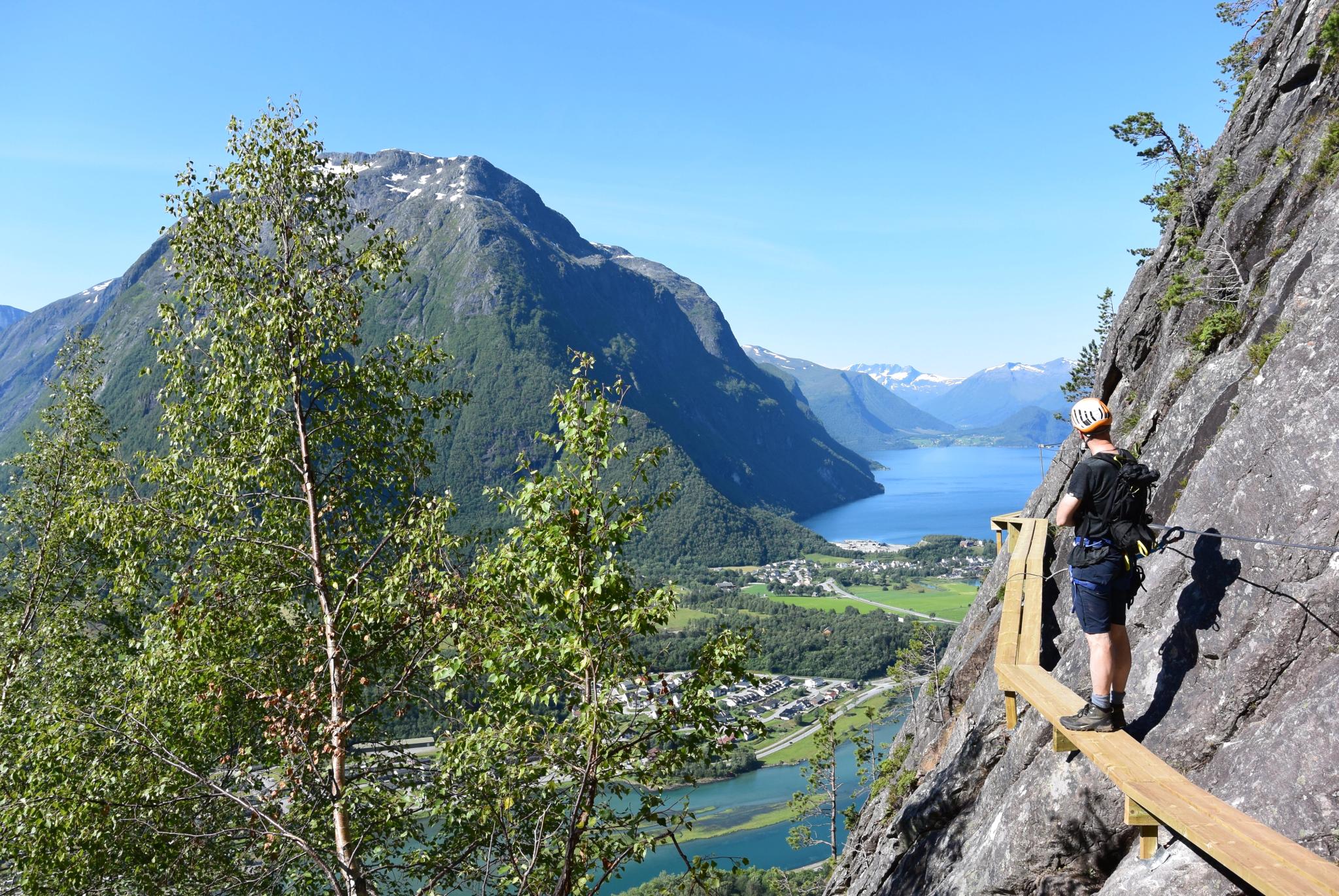 Åndalsnes Via Ferrata Introveggen (3-4 timer) - Norsk Tindesenter