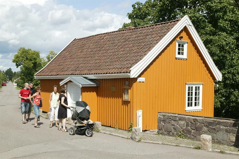 Gjester utenfor Munchs hus