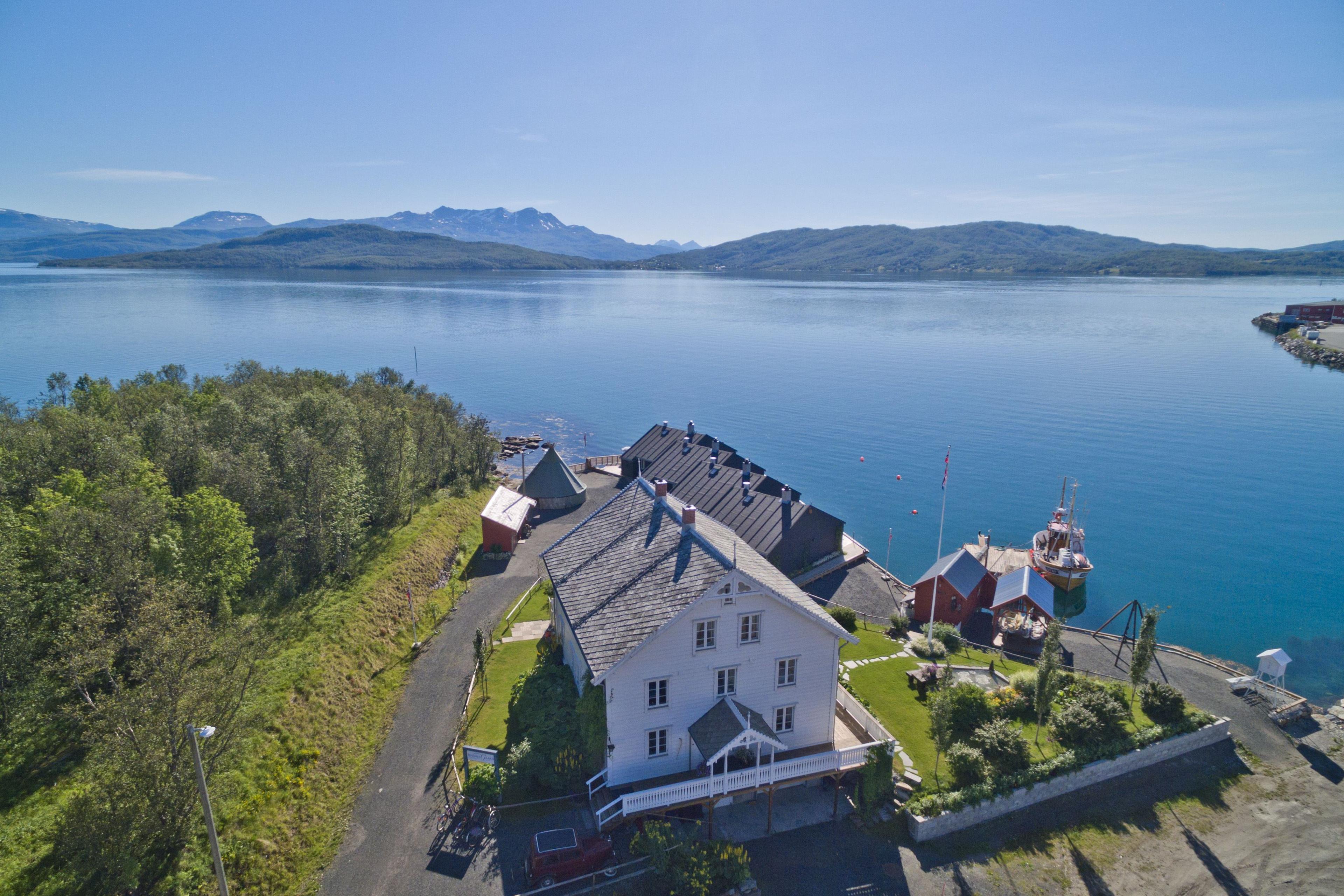 bird's eye view of the hotel