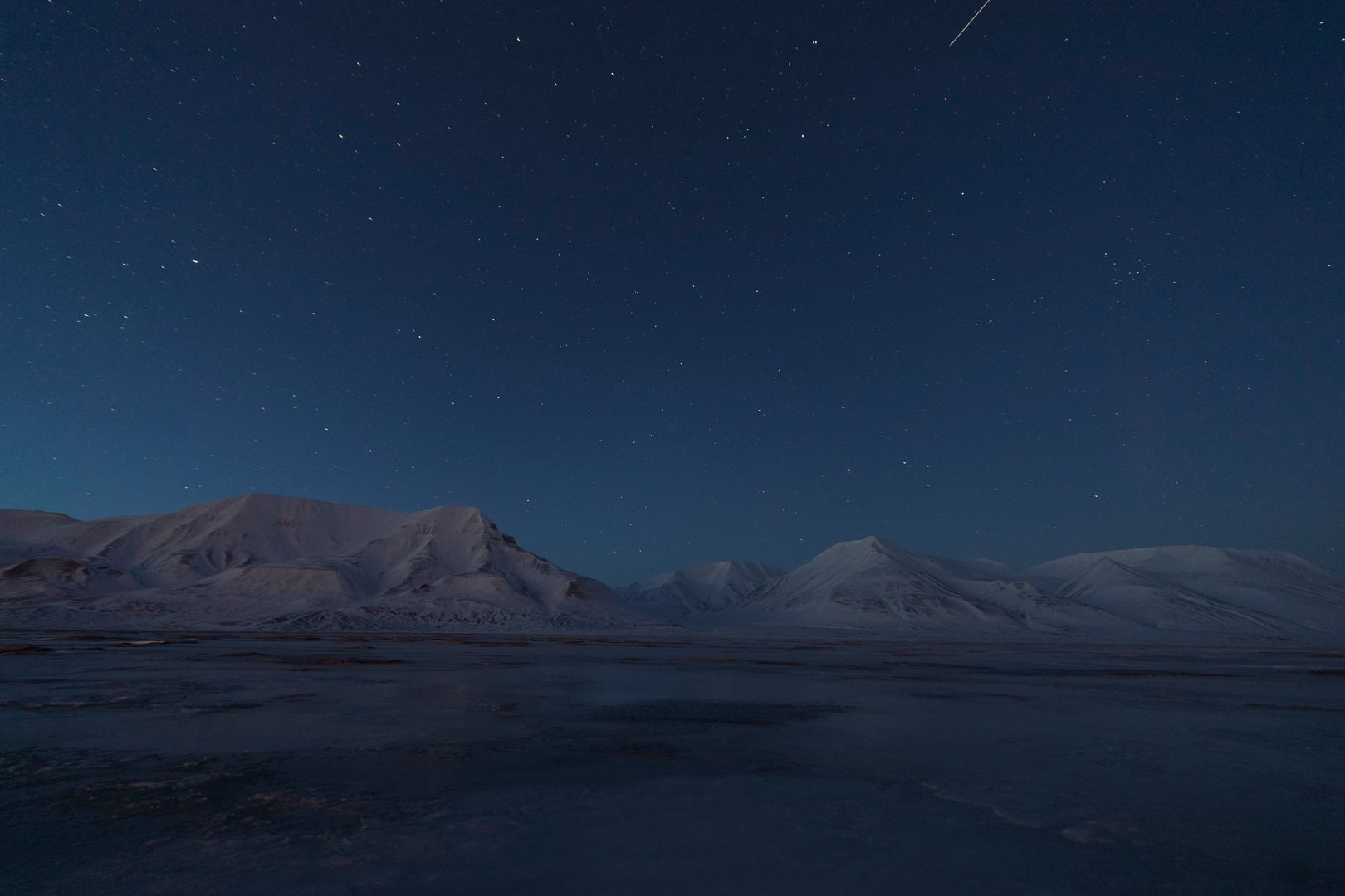Stjernehimmel over fjell