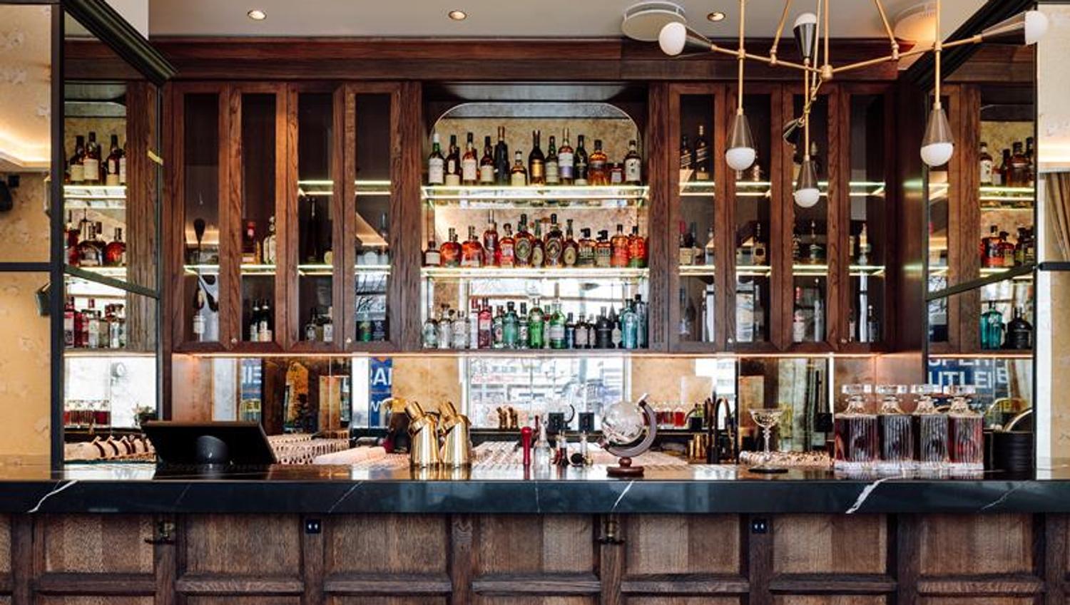 Bar at Pier 42