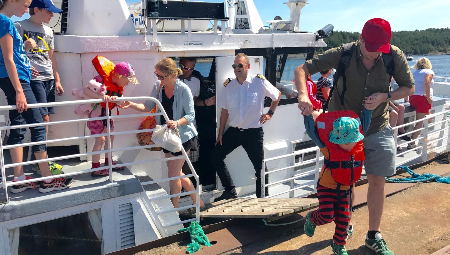 Øyhopping med Helgeroafergene