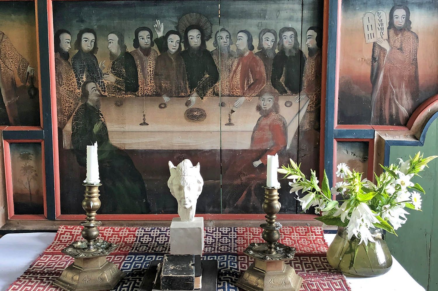 The altar in Lomen Stave Church