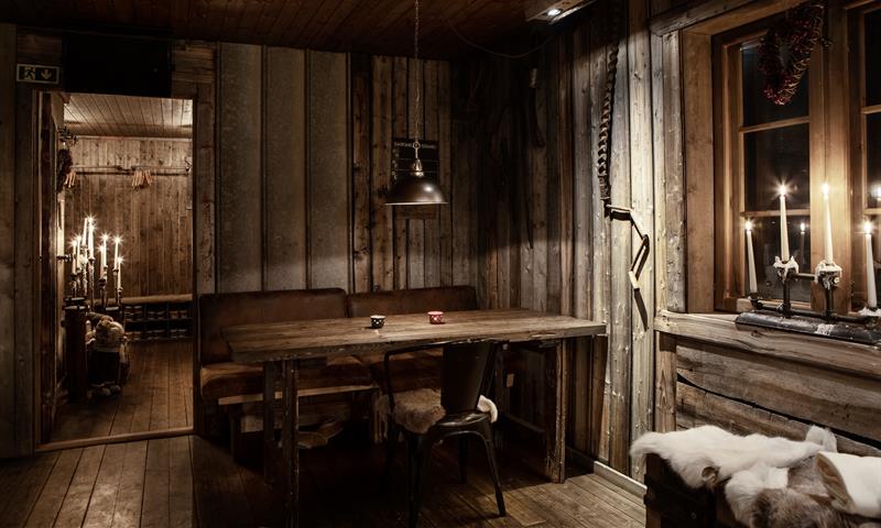 Table in Gruvelageret