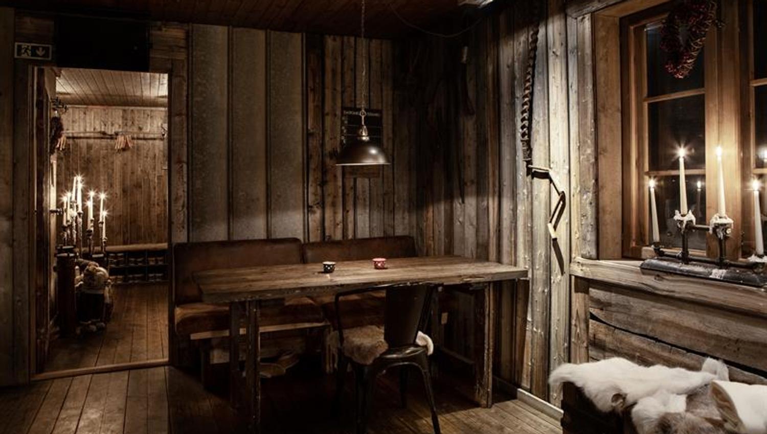 Table in Gruvelageret