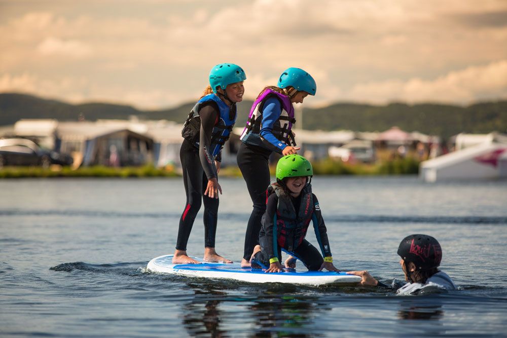 children at Norsjø Cable Park at Norsjø holiday land in Akkerhaugen 