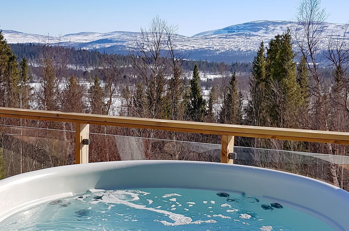 wellness_hottub_1200px