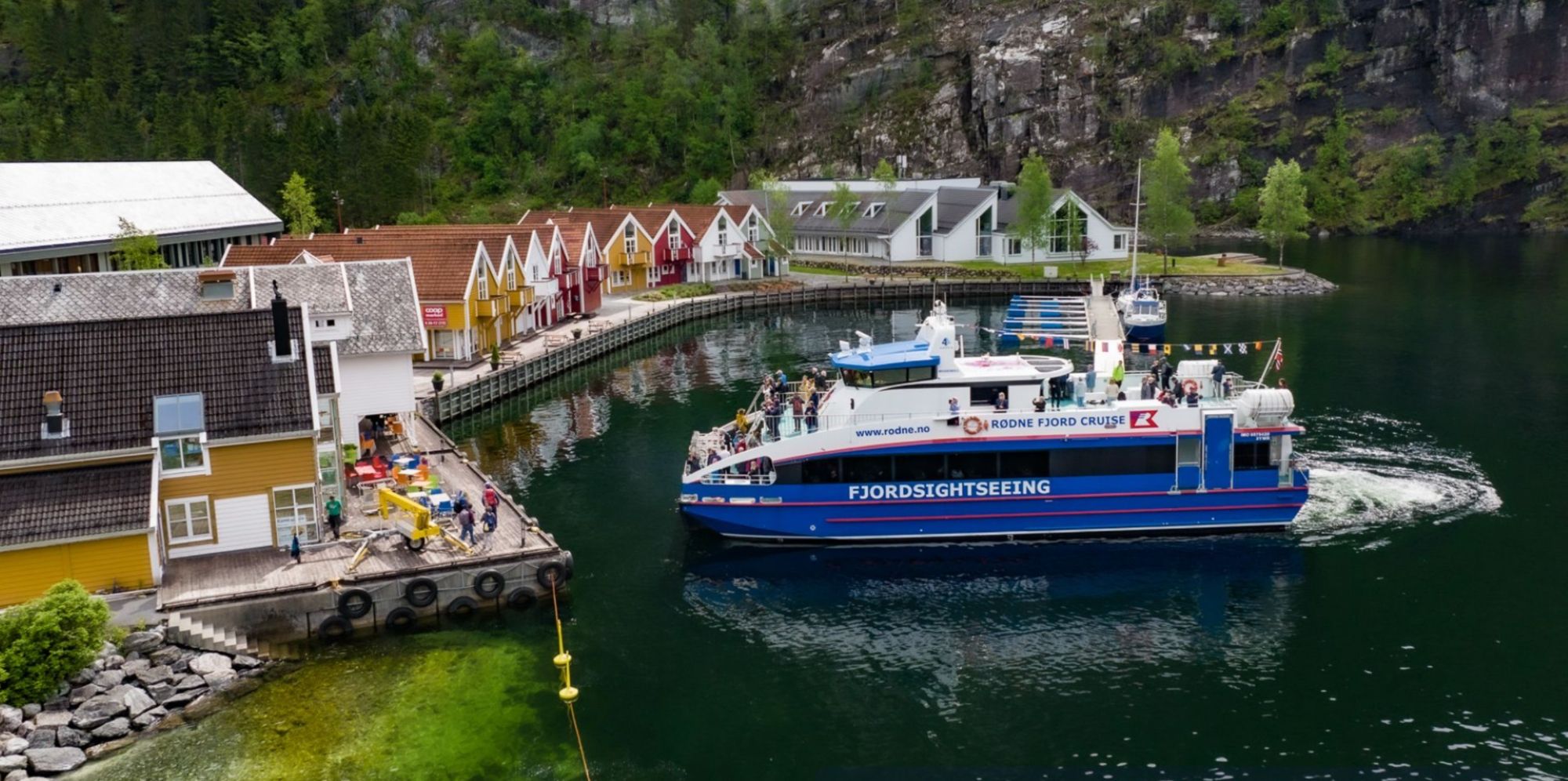 Fjord cruise & guided mountain hike to "Slottet"