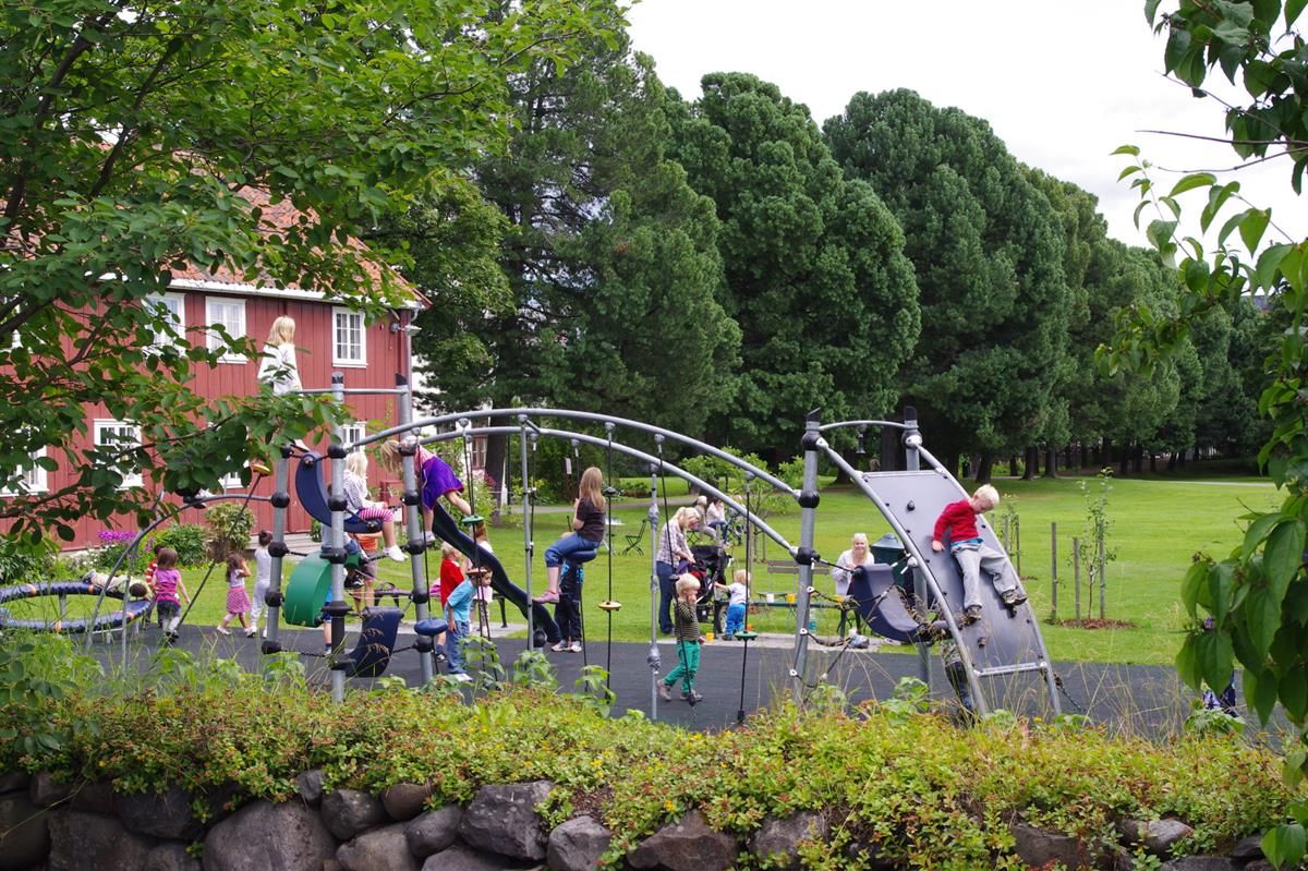 Frukthagen lekeplass Foto Mjøsmuseet-Ragni E Nilsen