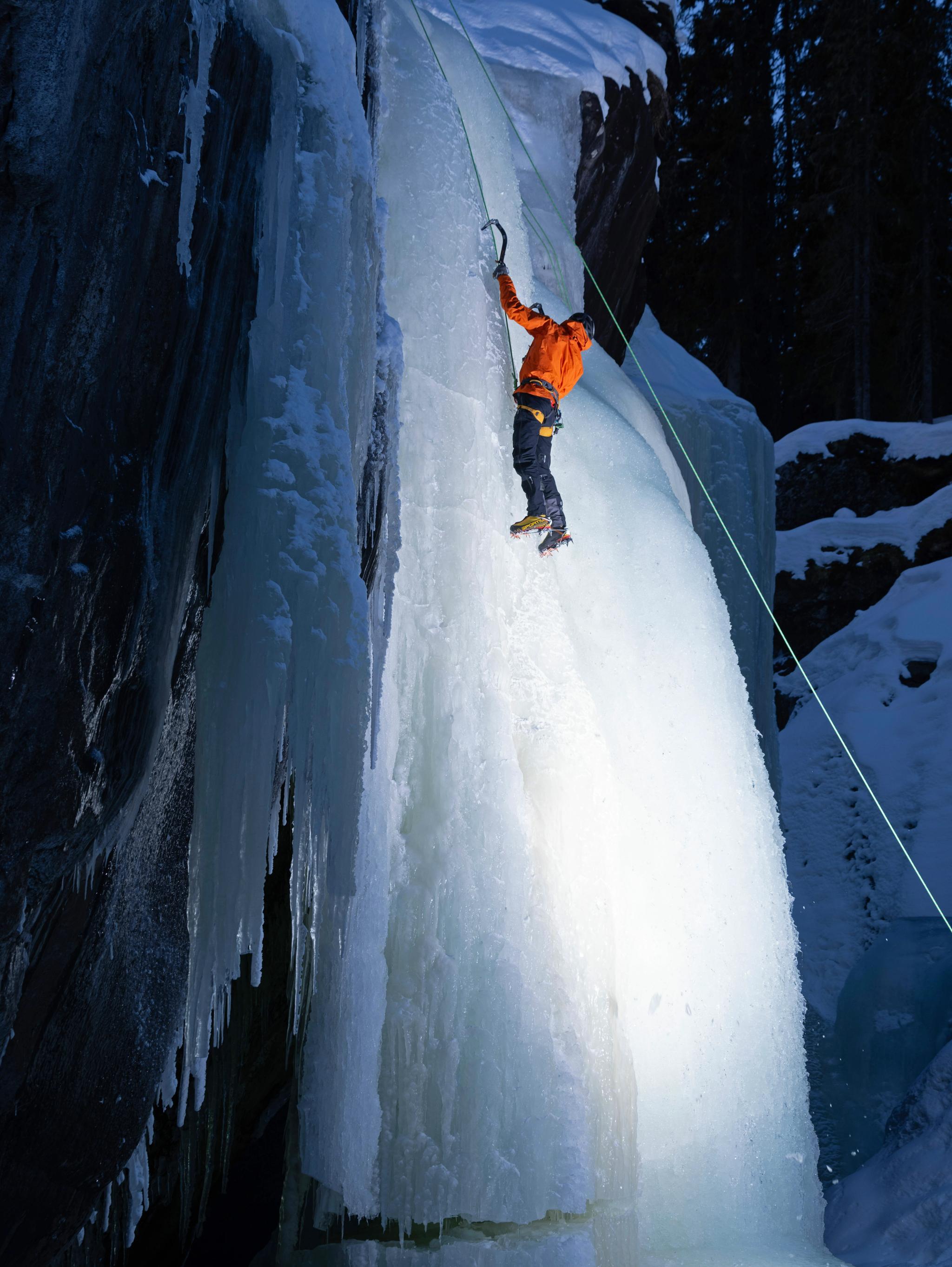 Ice climbing with Hemsedal Fjellsport