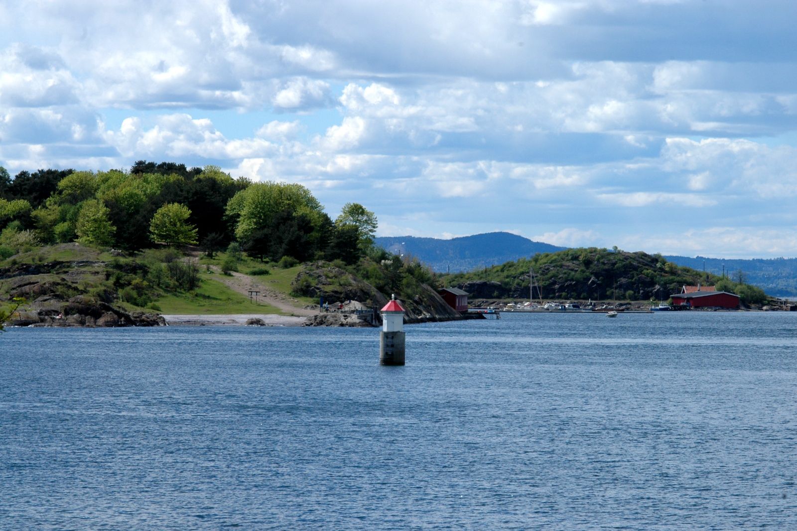 Gressholmen sett fra sjøen.