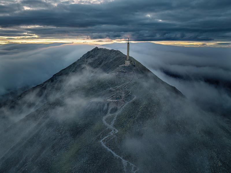 the top of Gaustatoppen in foggy weather
