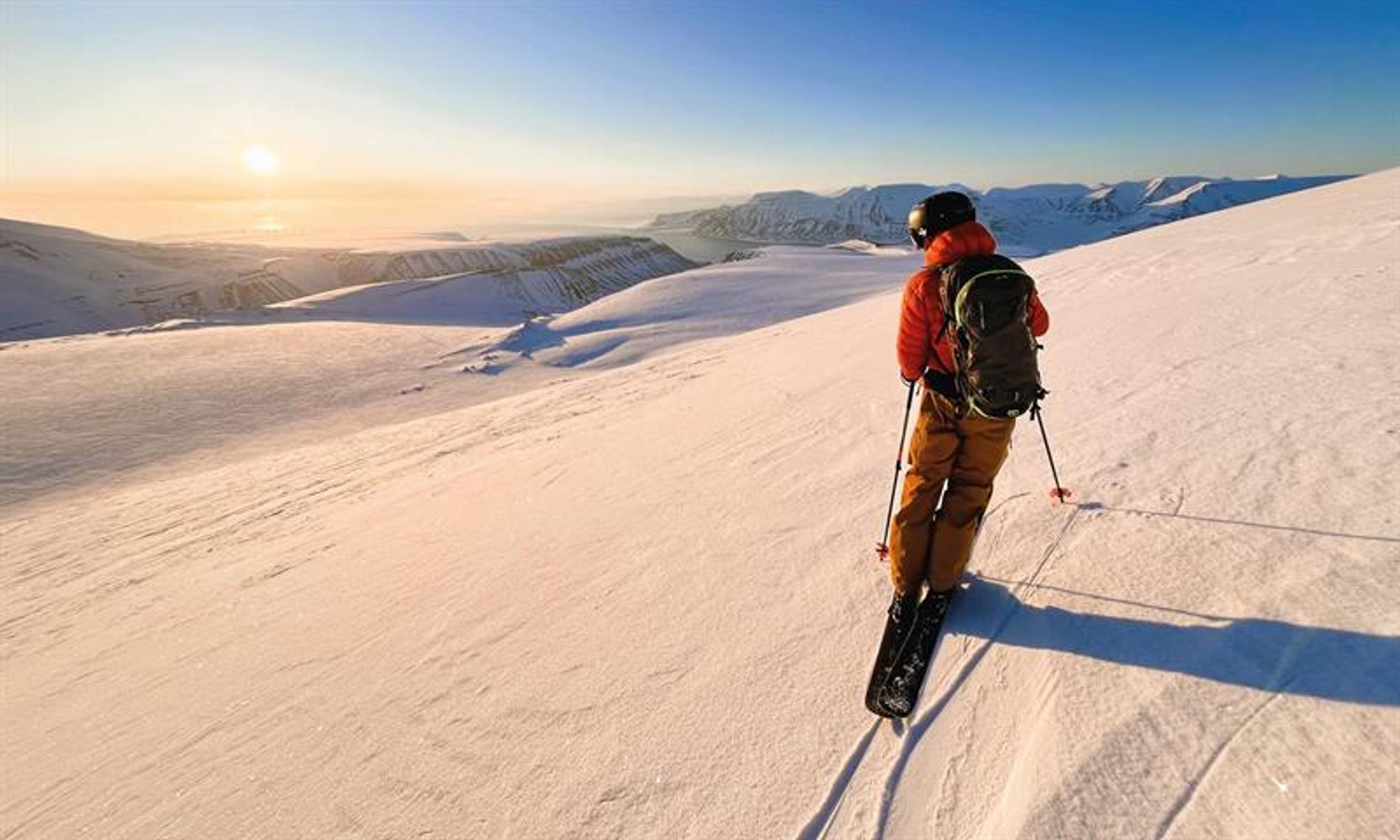 Ski Touring to Trollsteinen - Svalbard Wildlife Expeditions