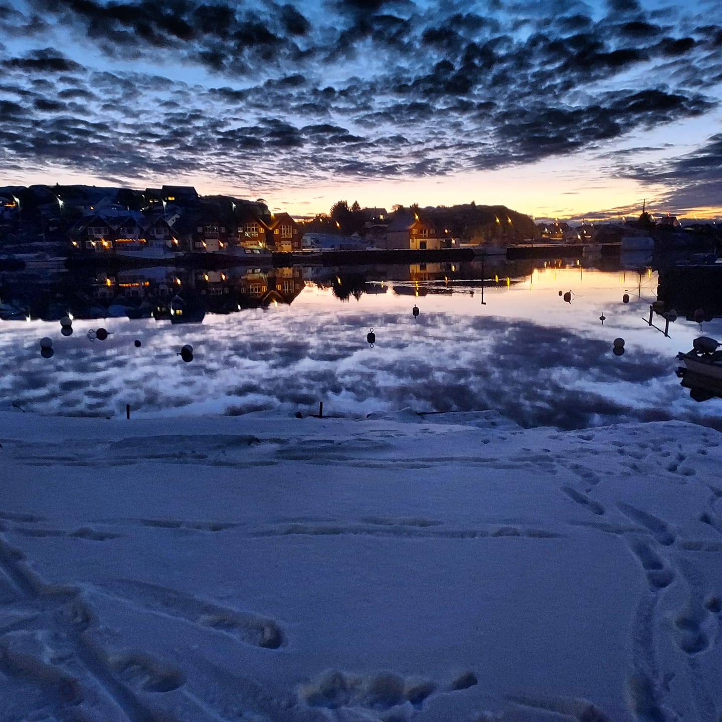 Sirevåg in winter costume