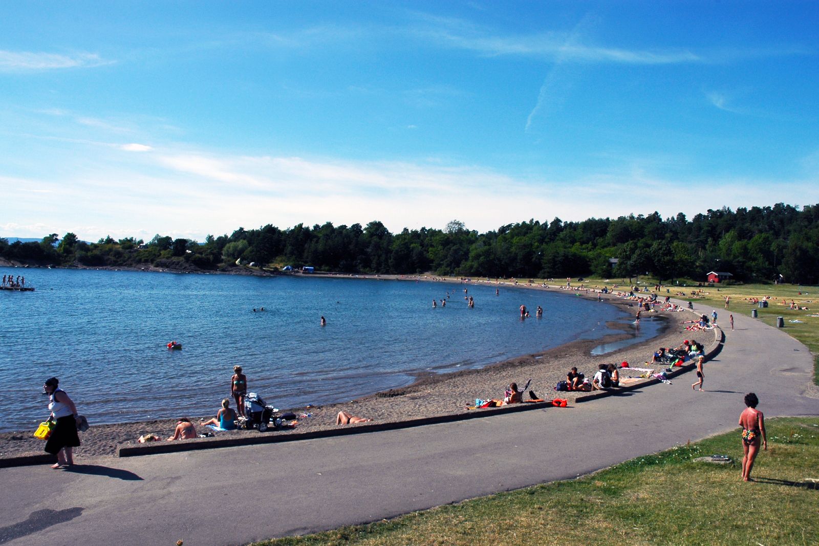 The beach at Langøya.