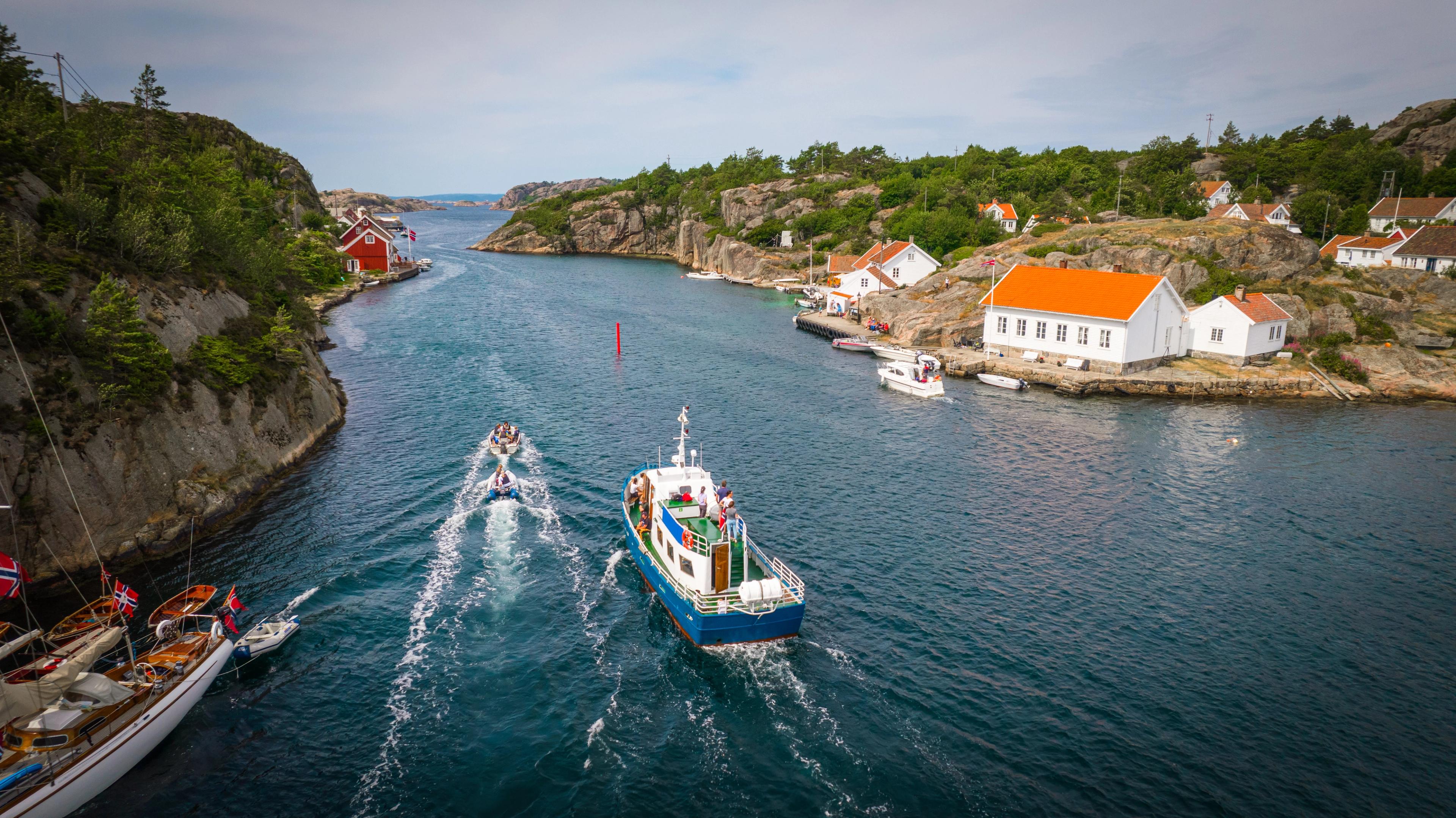 M/B Høllen Charter og skjærgårdsturer