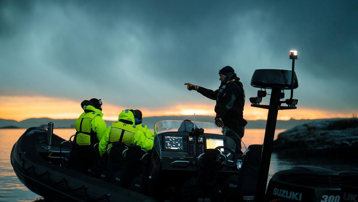 RIB-pilot guider passasjerer i Oslofjorden