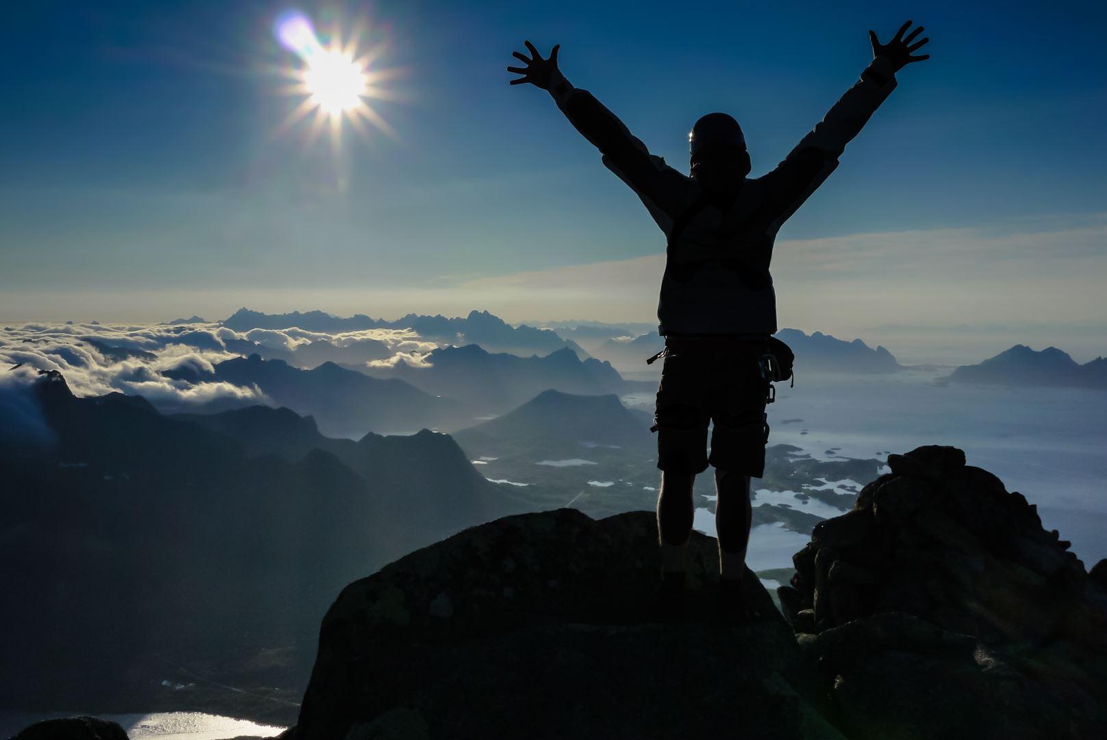 Vågakallen - North Ridge with Northern Alpine Guides